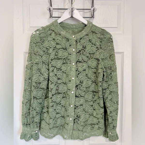 Feminine Lace Cottage Prarie Sheer Embroidered Ruffle Sleeve Medium Blouse Top - Image 9