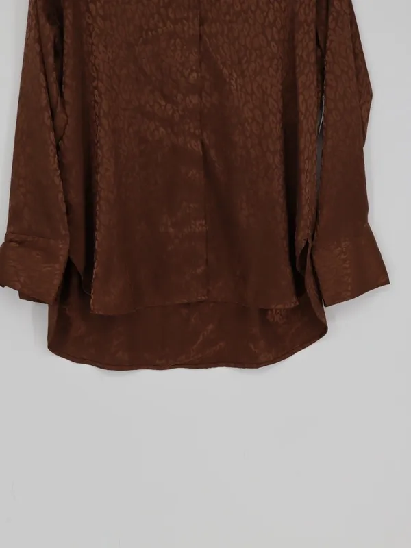 Old Navy Satin Boyfriend Shirt Women’s Medium Espresso Leopard Jacquard NWT - Image 3