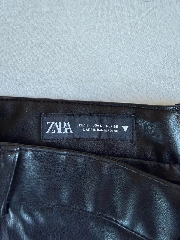 ZARA Leather Shorts Black - Image 3
