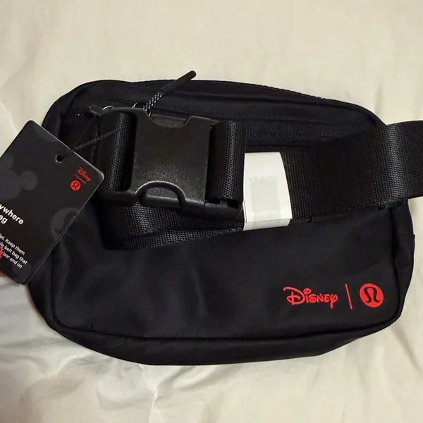 Lululemon x Disney Everywhere beltbag, NWT Limited Edition - Image 9