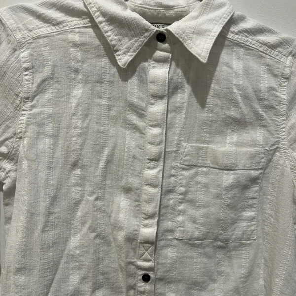 BKE by Buckle White Textured Button-Up Blouse Size S 100% cotton Rounded Hemline - Image 13