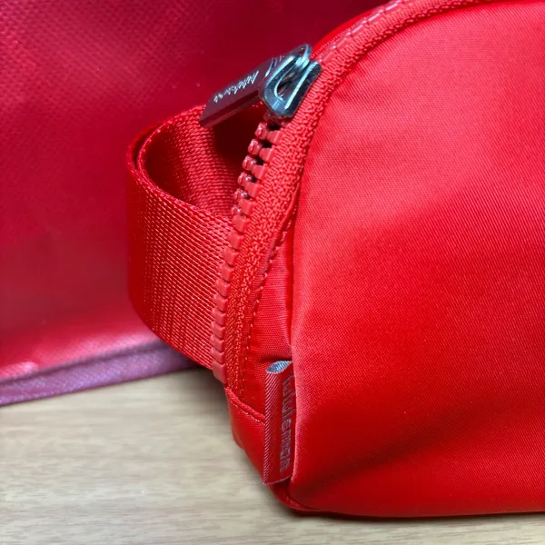 Lululemon Everywhere Belt Bag. Authentic NWT 1L Rare Color: Hot Heat - Image 3