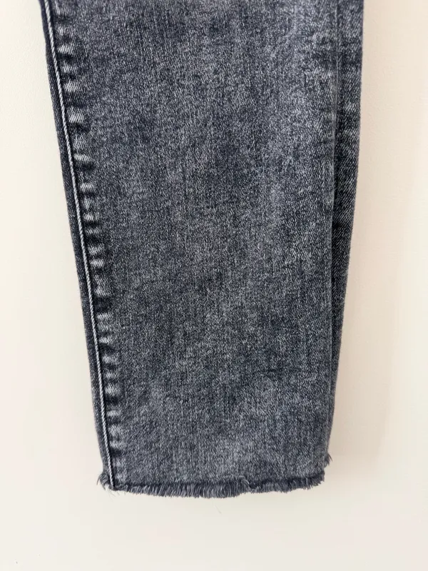Mother High Waisted Rascal Snippet Ankle Jeans Washed Black - Image 5