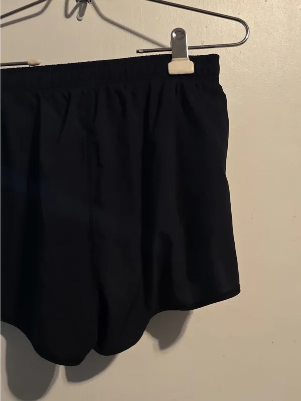 ALO Yoga Women's Black Athletic Shorts - Image 6