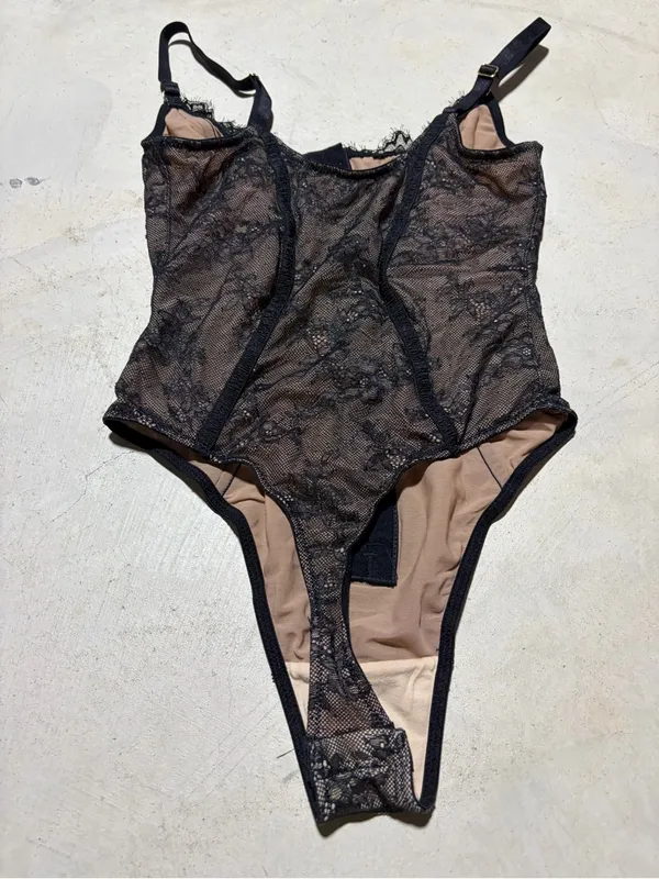 Shapellx Sheer Black Lace Bodysuit XS - Image 5