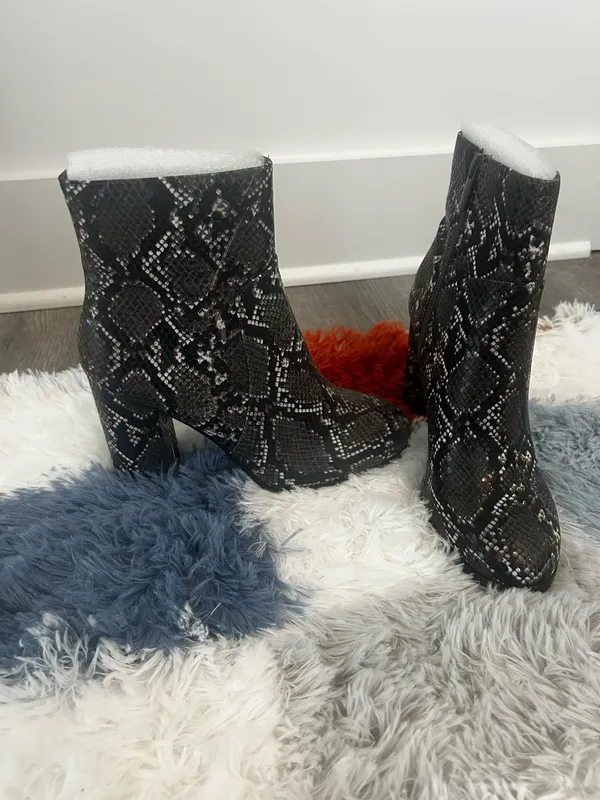 Snakeskin print booties Black Size 7.5 - Image 2
