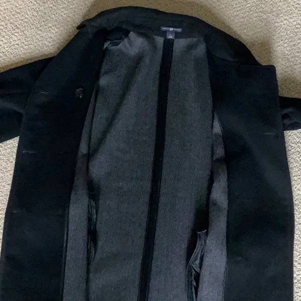 Gap double breast black unlined coat. Size Large - Image 5