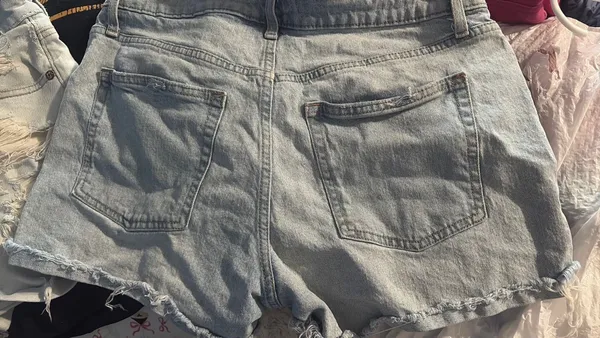 Jean Shorts No Boundaries High-Rise - Image 3
