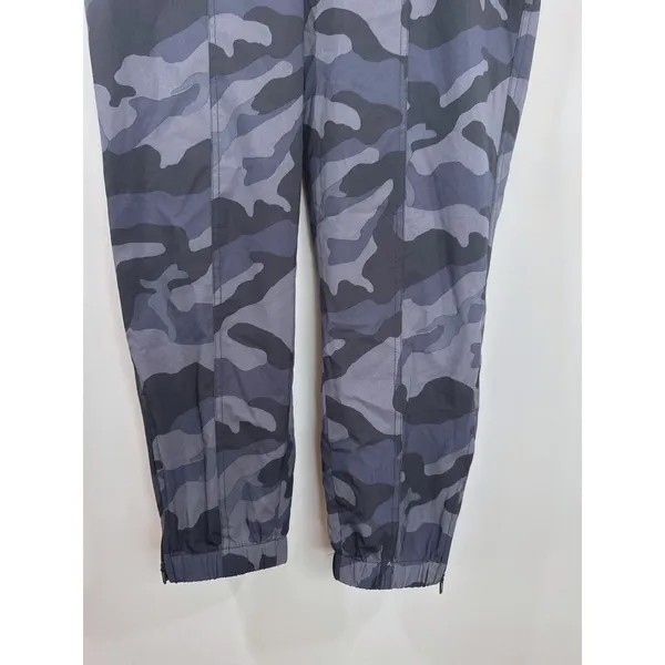Old Navy Active StretchTech Camo Joggers‎ Grey Charcoal Medium Zipper Pockets - Image 3