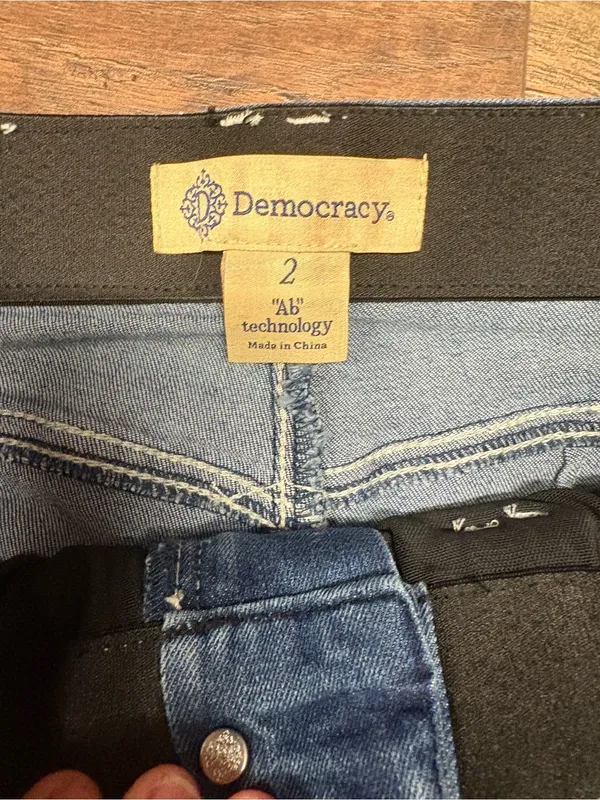 NWT Democracy Mid-Rise Bootcut Pull On Jeans Size 2 - Image 3