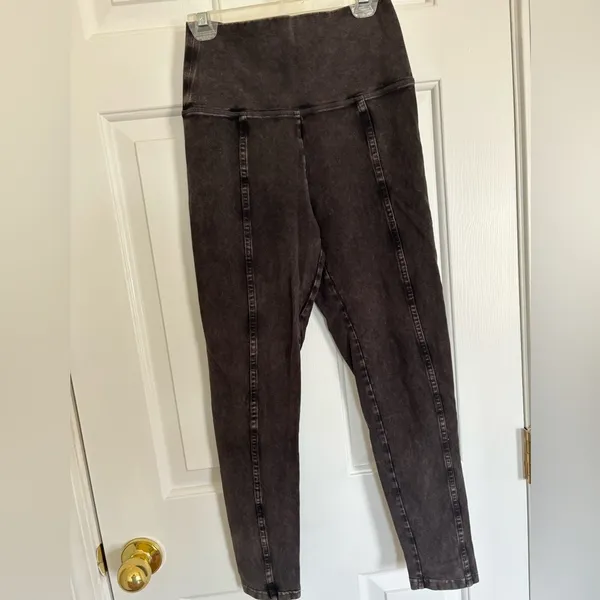 Aerie women’s grey leggings 7/8 high rise - Image 3