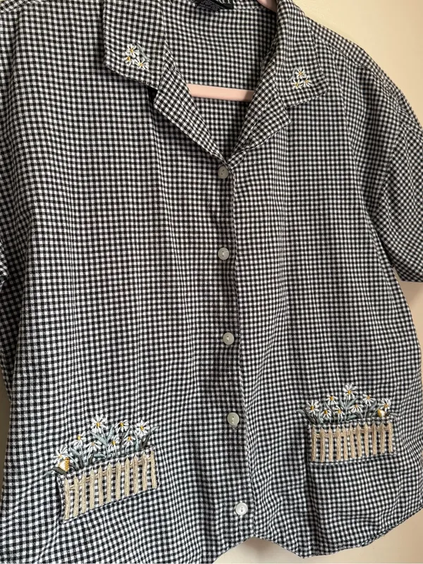 Y2K Whimsy Gingham Daisy Embroidered Shirt Nick & Sarah Size Large - Image 3