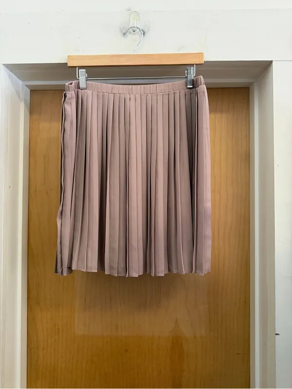 NWT! Max Studio Women’s Pleated Midi Skirt Blush Pink. Size: Large - Image 5