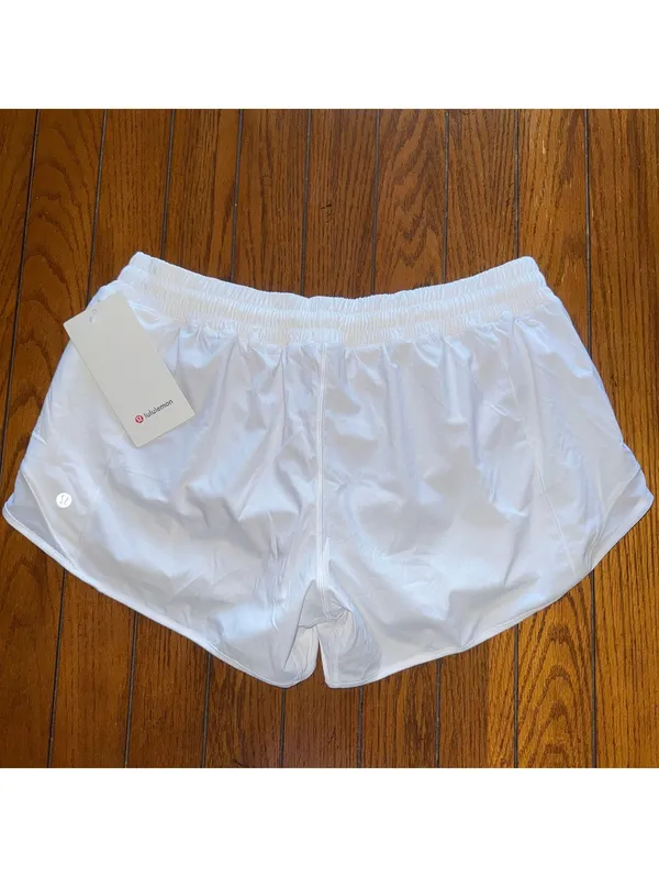 Lululemon Hotty Hot Short Low Rise 4” White Size 14 NWT - Image 2