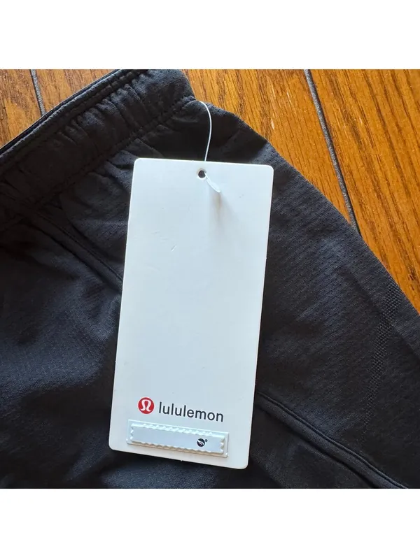 Lululemon Swiftly Short Mid-Rise 3” Black Size 14 NWT - Image 3