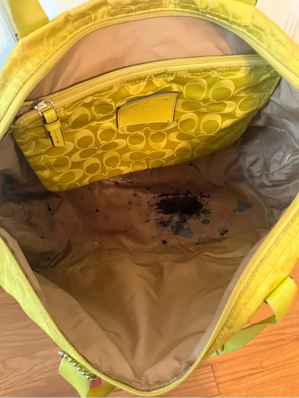 Y2K Coach Getaway Nylon Signature Tote in Yellow and Cream - Image 7