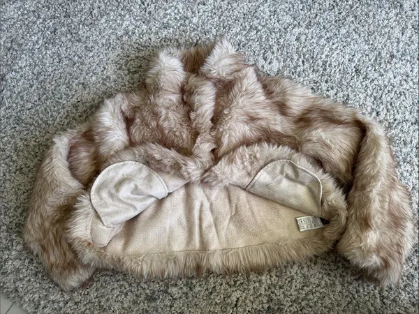 Girls Plush Faux Fur Teddy Jacket in Blush - Image 3