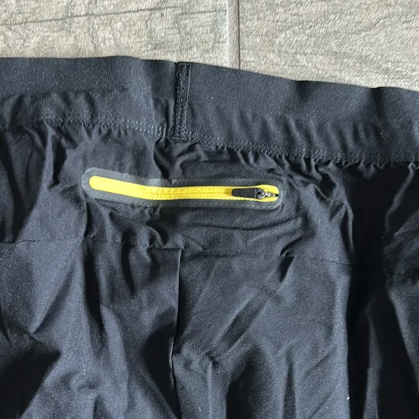 Technogym woman’s hybrid pant in black - Image 7