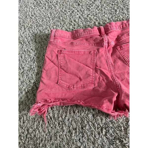 GAP Denim Women's Cutoff Shorts Red‎ Frayed Hem Mid Rise Size 32R - Image 5