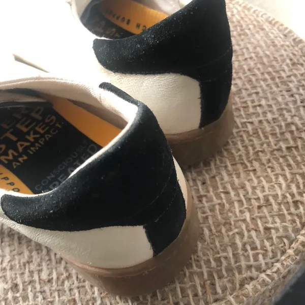 Sam Edelman Josi Gum Sole Leather Retro Genuine Leather lar up sneakers white with black details and arch support soles - Image 7