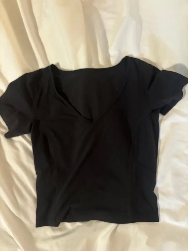Lululemon Women’s Top Black - Image 4