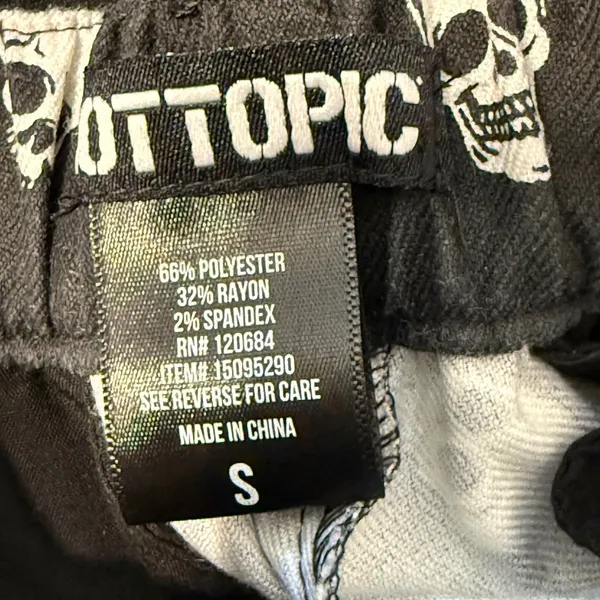 HOT TOPIC Black White Skull Print Tapered Alternative Goth Pants Small‎ - Image 7