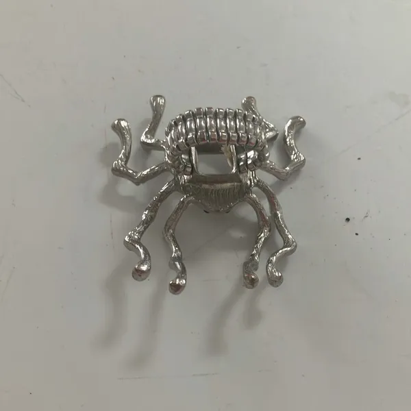 Fun spider brooch - Image 2