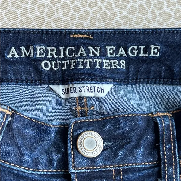 NWOT American Eagle Super Stretch Hi-Rise Jegging size 8 with acid washed areas - Image 2