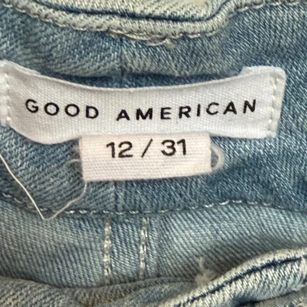 Good American Distressed Light Wash Cropped Jeans Size 12 / 31 - Image 9