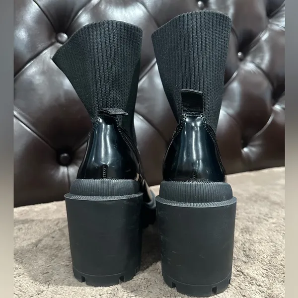 Forever 21 Black Heeled Boots with Chunky Sole - Image 7