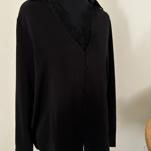 Elegant Black Blouse - Image 4
