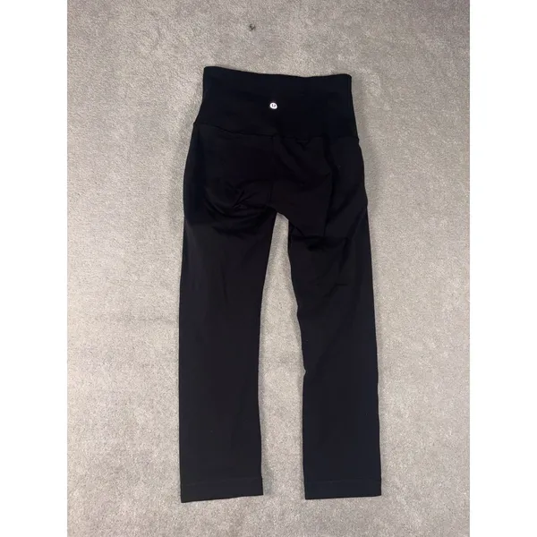 black lululemon cropped leggings size 4 - Image 4
