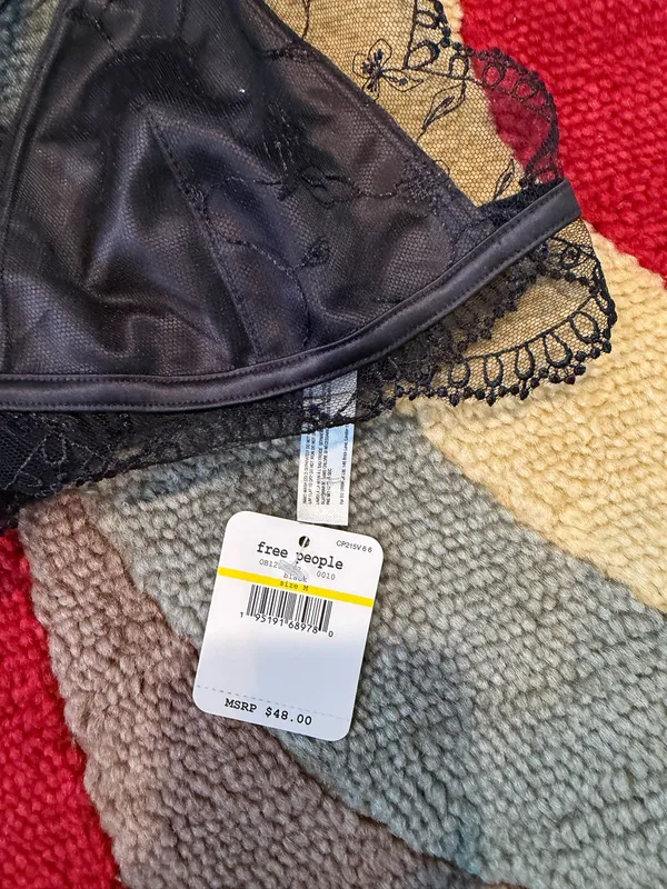 NWT Intimately Free People Black Lace Criss Cross Bralette Unlined Size Medium - Image 2