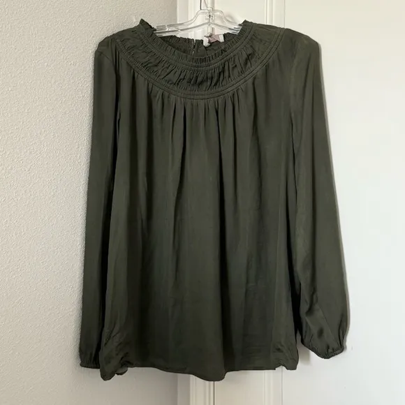 LOFT Olive Green Smocked Long Sleeve Blouse Size Large Flowy Fall Top - Image 4