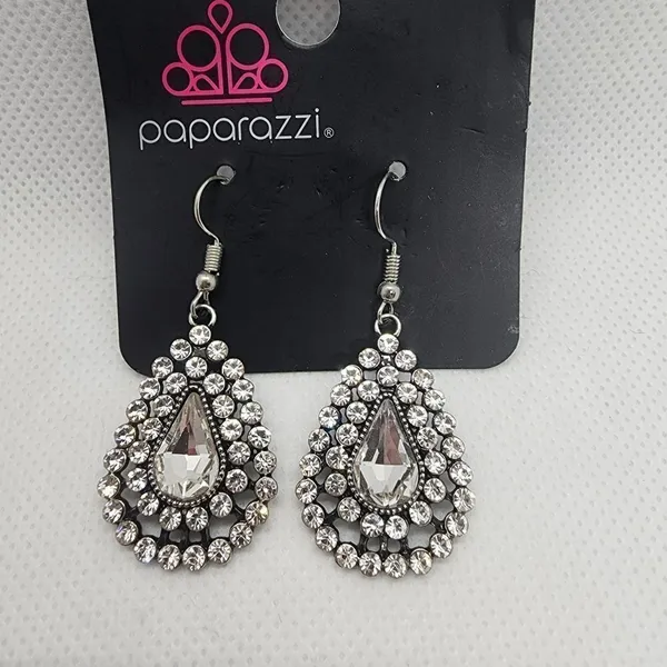 NWT Paparazzi Diamond Dazzle Silver Rhinestone Teardrop Earrings - Image 3