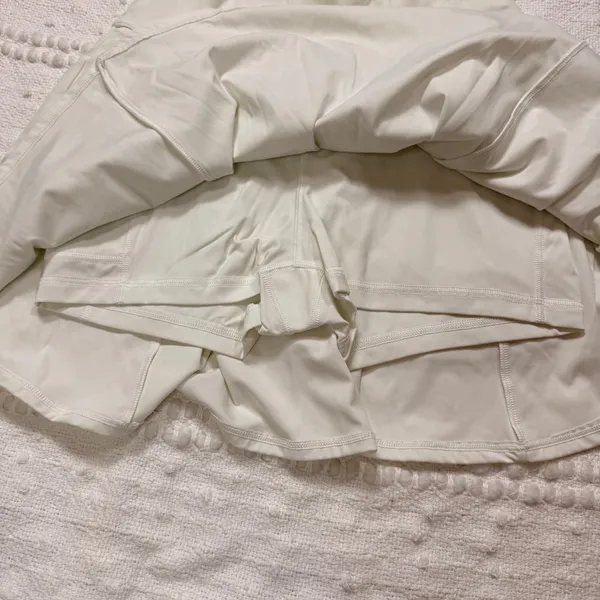Gilly Hicks Go Energize White Tiered Ruffle Tennis Skort Skirt Womens Medium - Image 3