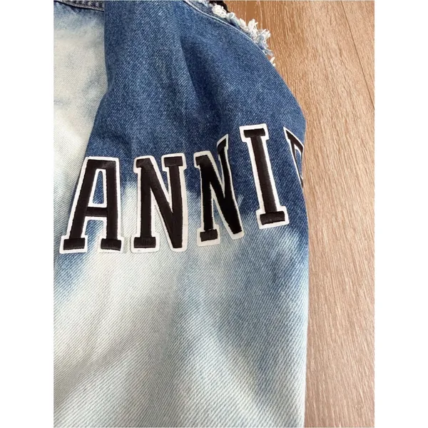 Levi’s Custom Distressed Denim Jacket Rose Patch Bleach Wash Women’s Small - Image 12