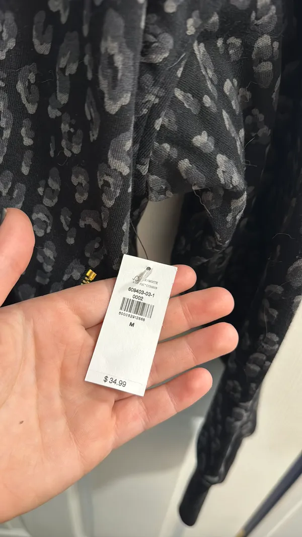 Old Navy Sweatshirt - Image 5
