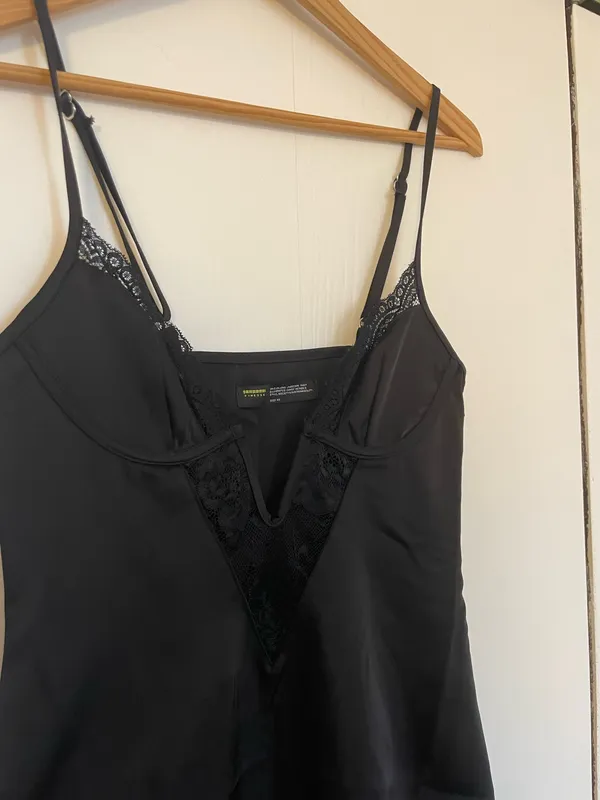 Finesse Ivy Black Lace Trim Mini Dress - Image 4