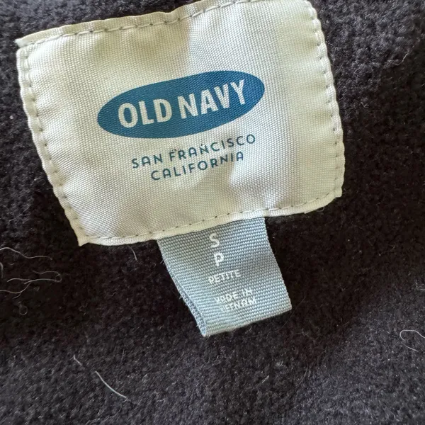 Old Navy Classic Puffer Vest - Image 5