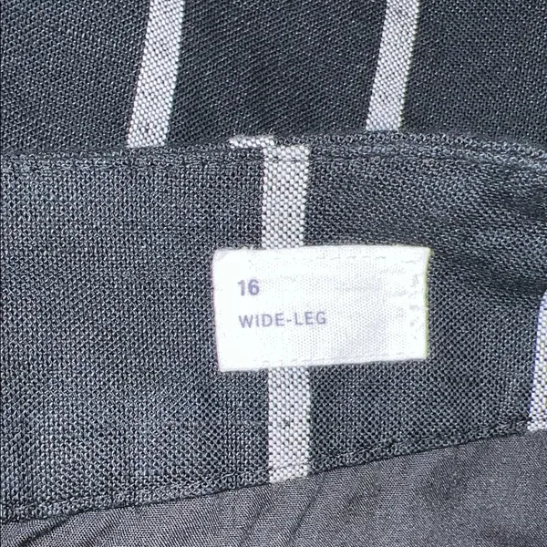 GAP Women’s Black Pants with White Pinstripes Size 16 0328263 - Image 4