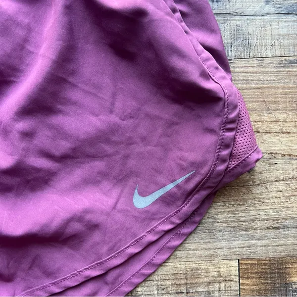 Nike Running Womans Pink Dri-Fit Shorts Activewear Workout Casual Size Medium - Image 2