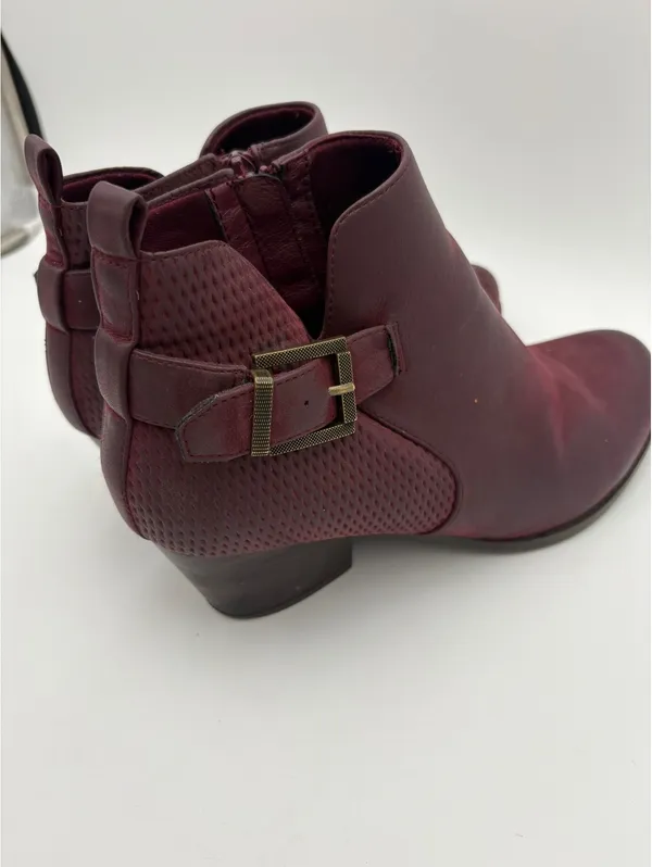 Baretraps Women's Size 10 M Burgundy Ankle Boots Buckle Detail Dr Scholls Insole - Image 5