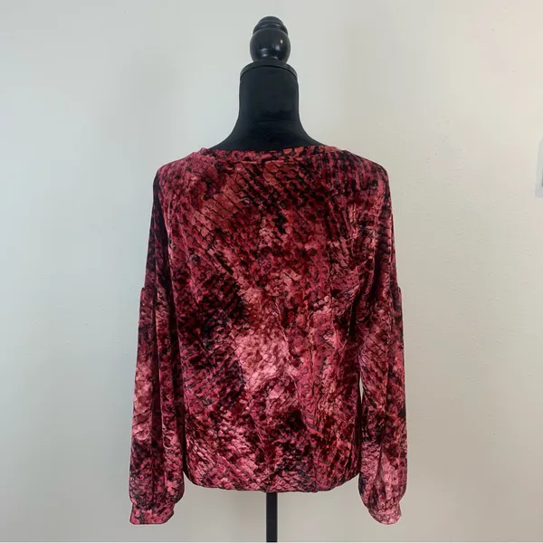 Project RUNWAY Women’s XS Burgundy Crushed‎ Velvet Whimsigoth Long Sleeve Top - Image 3