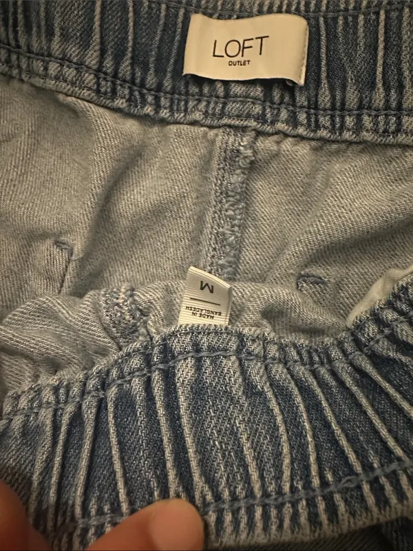 LOFT Outlet Pull On 100% Cotton Blue Jean Shorts size medium - Image 3