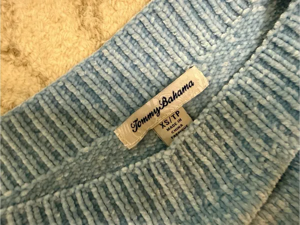 Tommy Bahama XS Sky Blue Chenille Crewneck Sweater | Like New | Soft Cozy Knit - Image 3