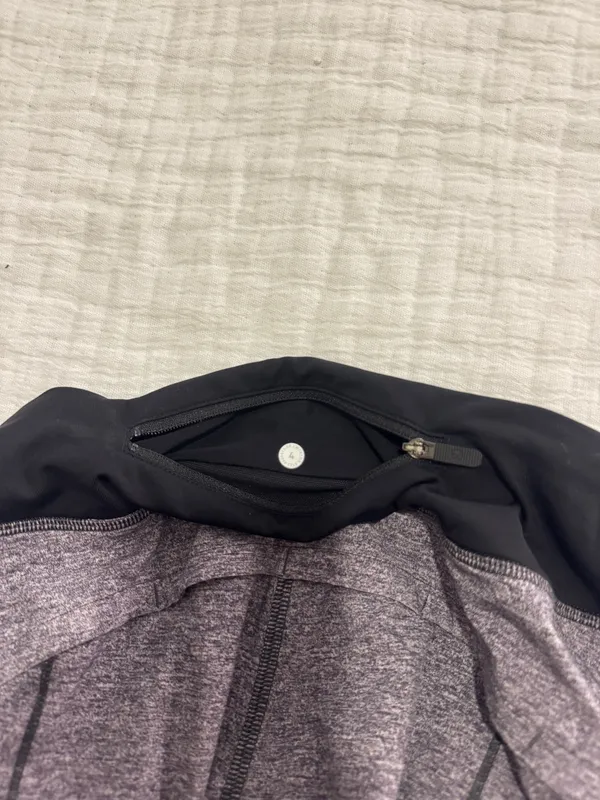 Speed Up Lululemon Size 4 2.5" Grey - Image 4
