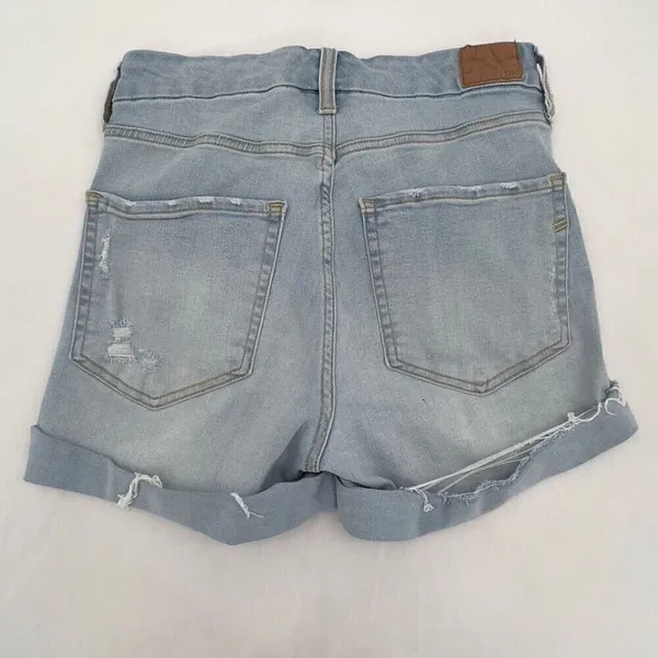 Aero Light Wash High Rise Curvy Midi 3" Distressed Ripped Jean Shorts Size 6 - Image 6