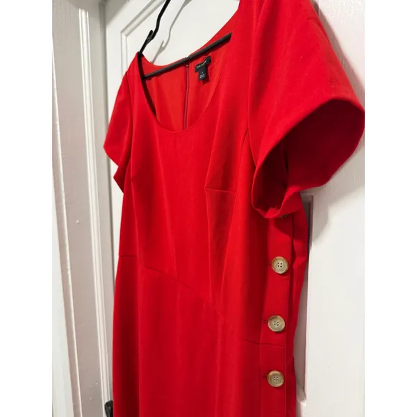 Ann Taylor plus size Red Side Button Sheath Dress Short Sleeve Scoop Neck Lined‎ - Image 4