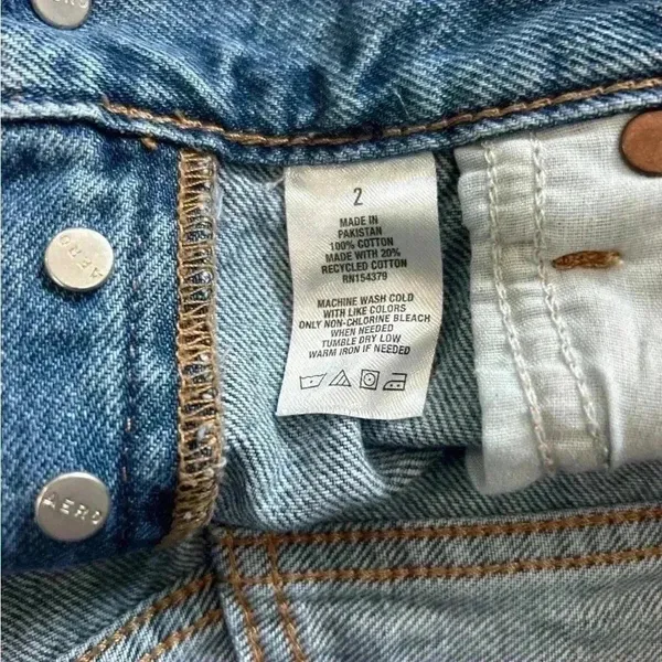 Aeropostale blue distressed button front high rise boyfriend shorts in size 2 - Image 5